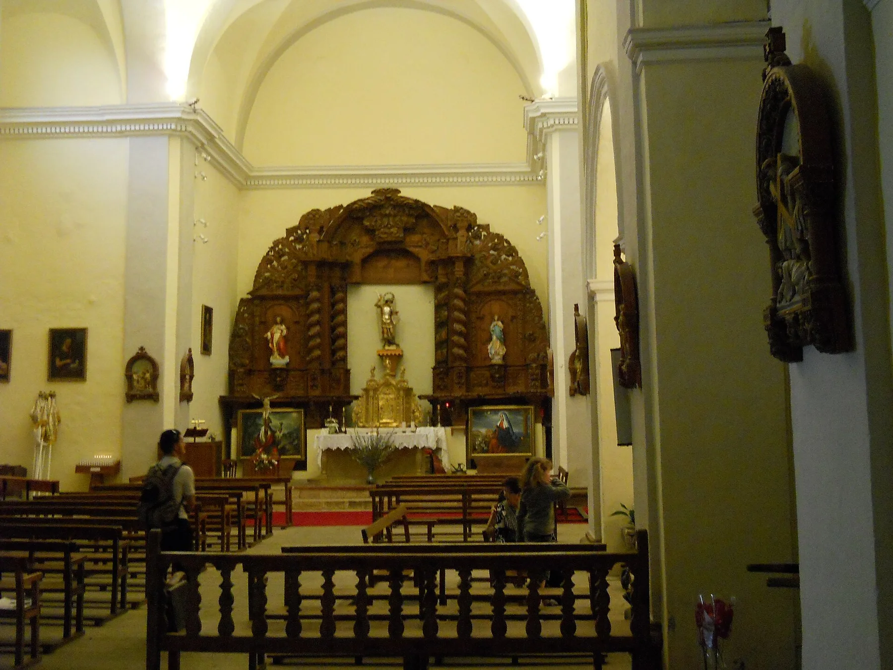 Alquezar iglesia San Miguel interno