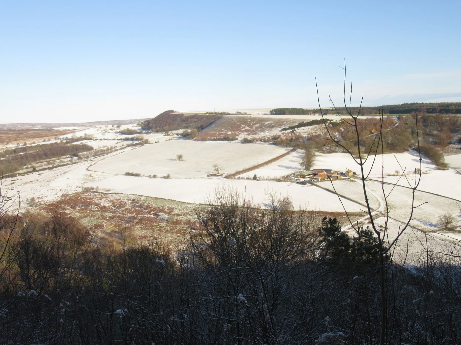 Cowhouse Bank viewpoint - geograph.org.uk - 8232693