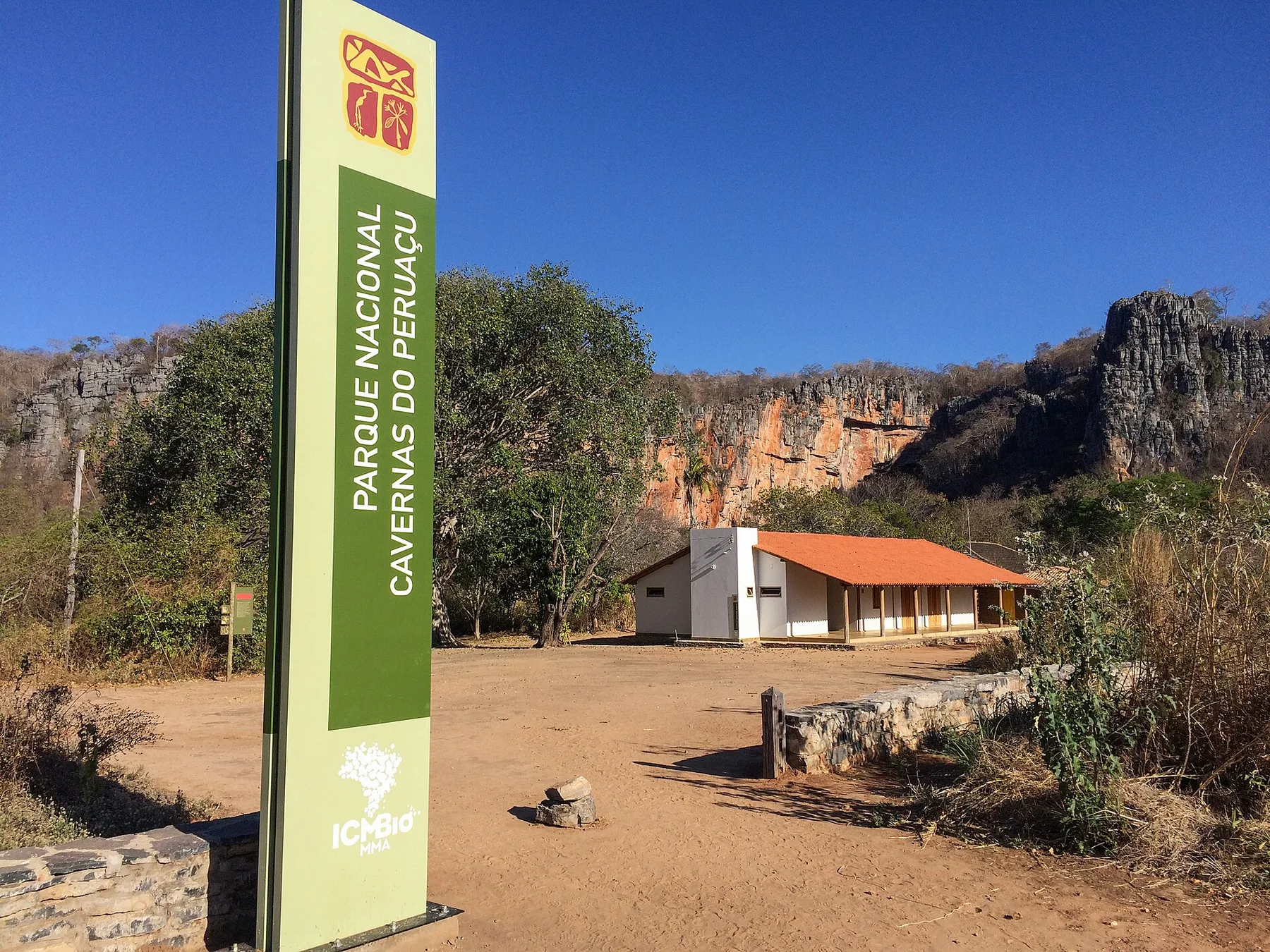 Área de apoio à visitação próxima à Gruta do Janelão